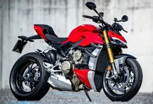 Alquilar moto naked