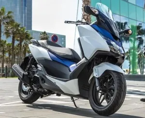 Alquilar scooter
